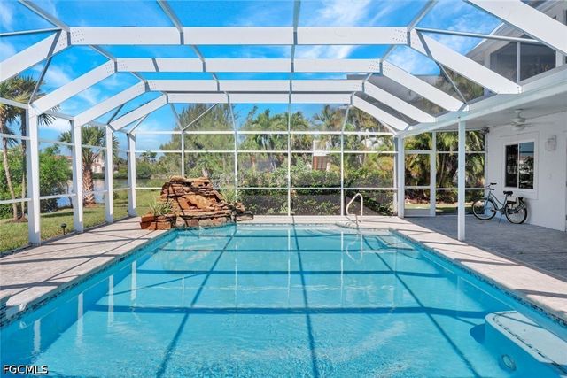 9007 Mockingbird DR, Sanibel, FL 33957