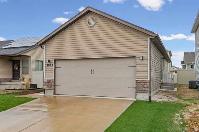 1653 E DOWNWATER ST, Eagle Mountain, UT 84005