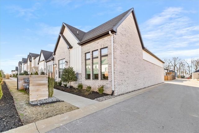 3507 SW Awakening Avenue, Bentonville, AR 72713