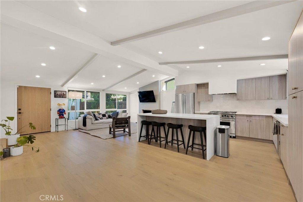 Image 21 of property listing at 4941 Rigoletto Street, Woodland Hills, CA 91364