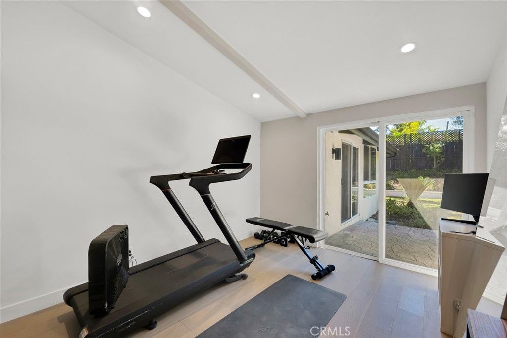 Image 22 of property listing at 4941 Rigoletto Street, Woodland Hills, CA 91364