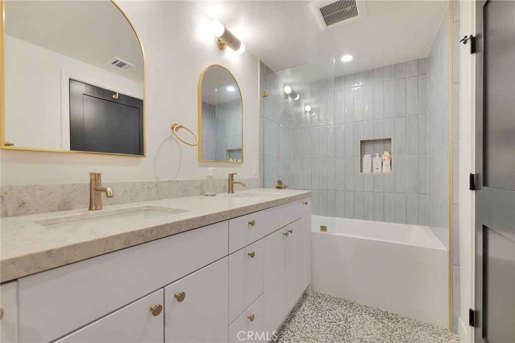 Image 28 of property listing at 4941 Rigoletto Street, Woodland Hills, CA 91364