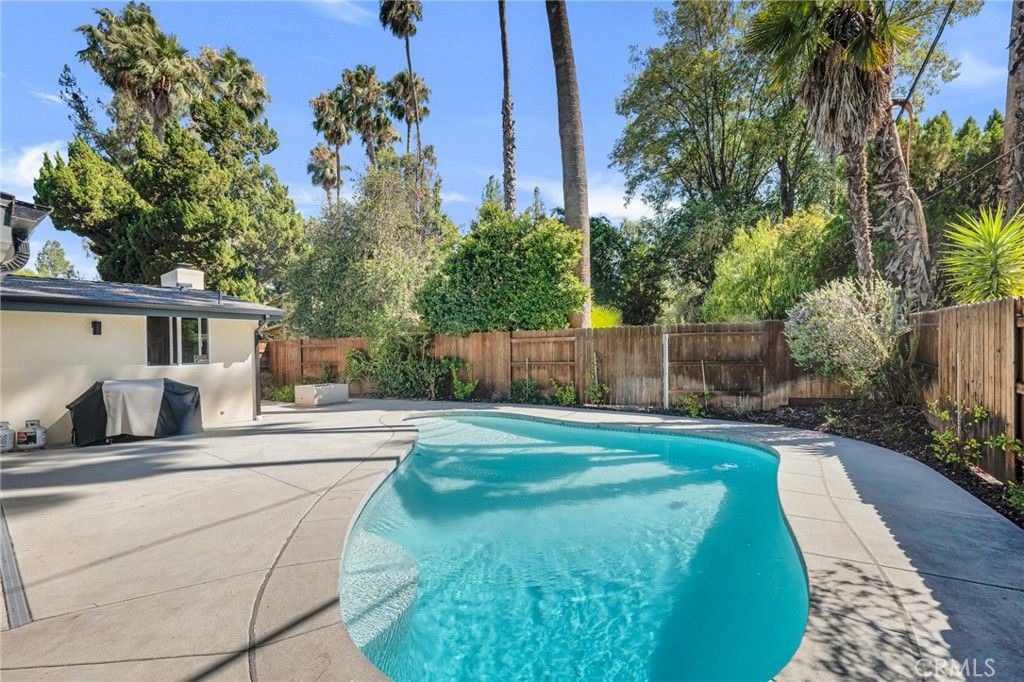 Image 37 of property listing at 4941 Rigoletto Street, Woodland Hills, CA 91364