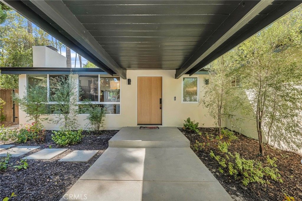 Image 38 of property listing at 4941 Rigoletto Street, Woodland Hills, CA 91364