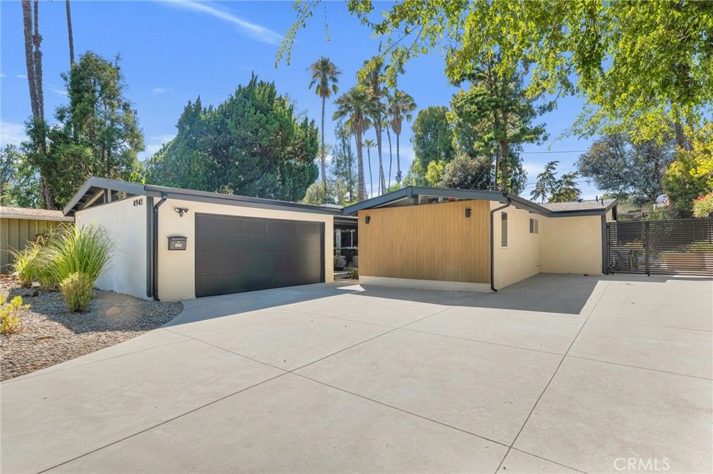 Image 39 of property listing at 4941 Rigoletto Street, Woodland Hills, CA 91364