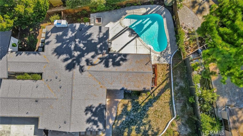 Image 6 of property listing at 4941 Rigoletto Street, Woodland Hills, CA 91364