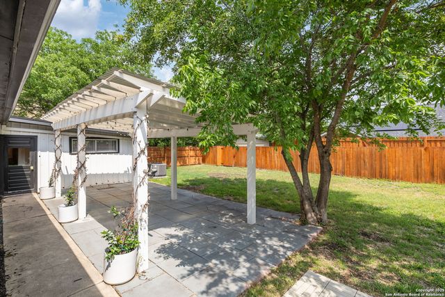 315 Ridgehaven Pl, San Antonio, TX 78209