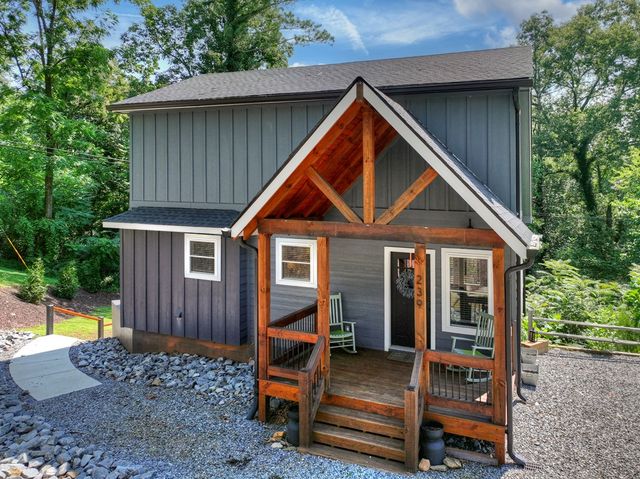 239 Lucille Avenue, Ellijay, GA 30540