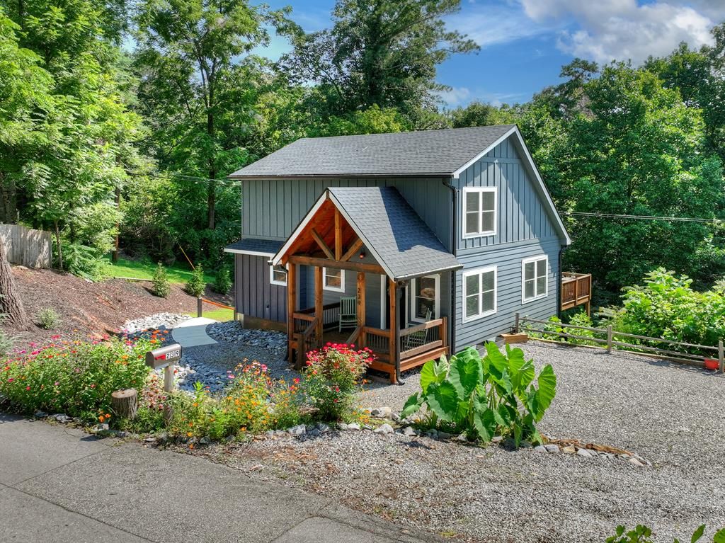 239 Lucille Avenue, Ellijay, GA 30540