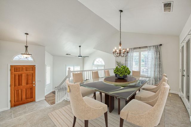 1323 Oak Avenue, Clovis, CA 93611