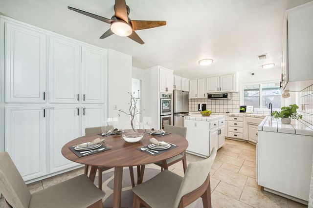 1323 Oak Avenue, Clovis, CA 93611