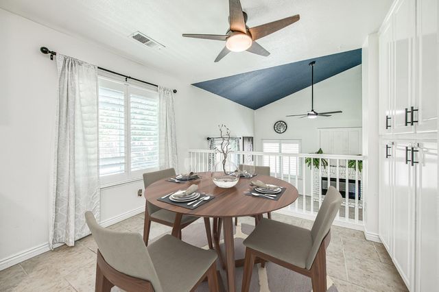 1323 Oak Avenue, Clovis, CA 93611