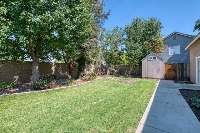1323 Oak Avenue, Clovis, CA 93611