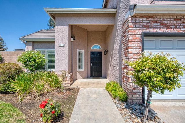 1323 Oak Avenue, Clovis, CA 93611