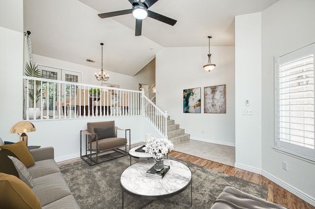 1323 Oak Avenue, Clovis, CA 93611