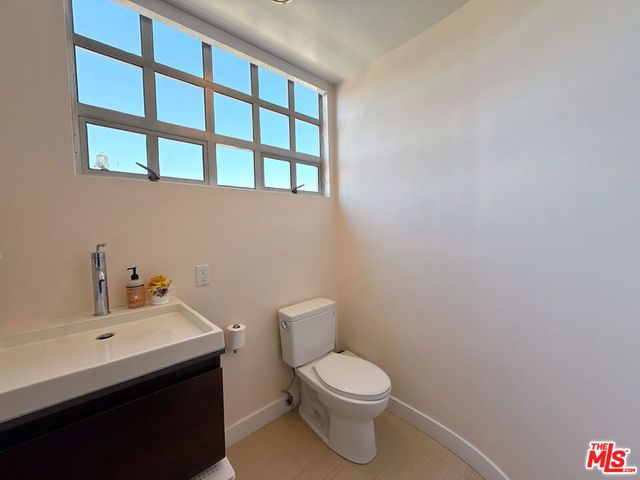 2336 28th Street E, Santa Monica, CA 90405