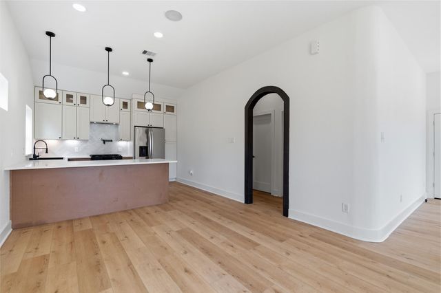 508 Dell Court, Houston, TX 77009