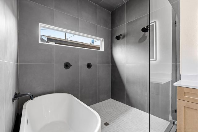 508 Dell Court, Houston, TX 77009