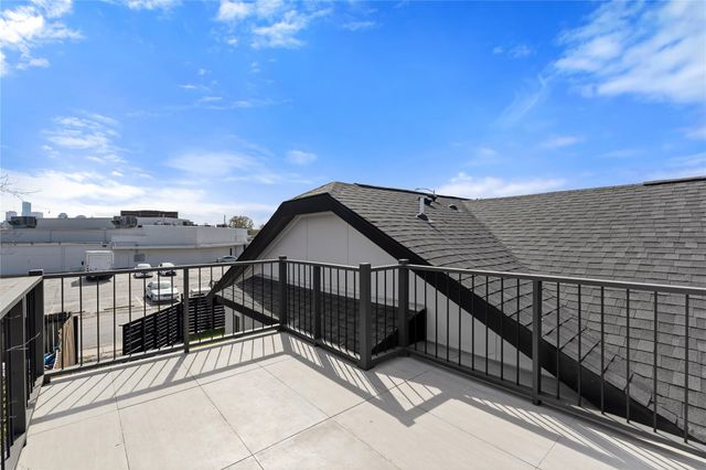 508 Dell Court, Houston, TX 77009