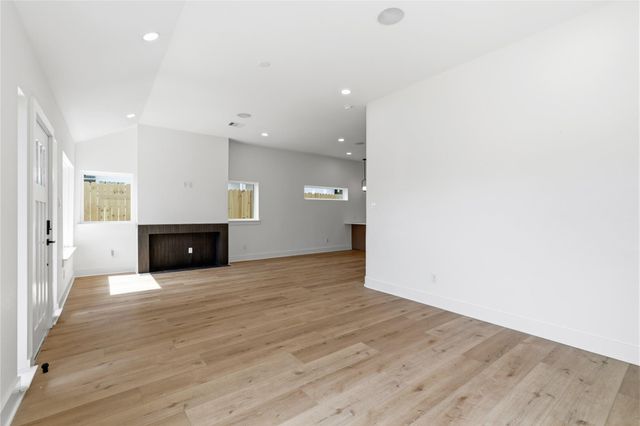 508 Dell Court, Houston, TX 77009