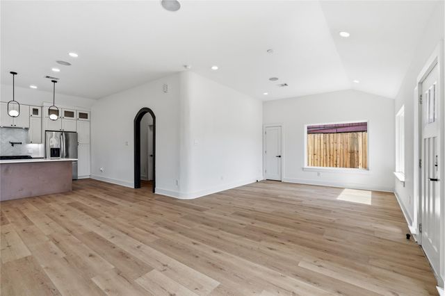 508 Dell Court, Houston, TX 77009