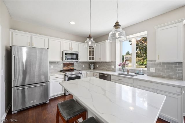 351 Hamilton Drive, Broadview Heights, OH 44147
