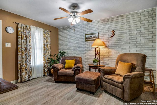 943 Deely Pl, San Antonio, TX 78221