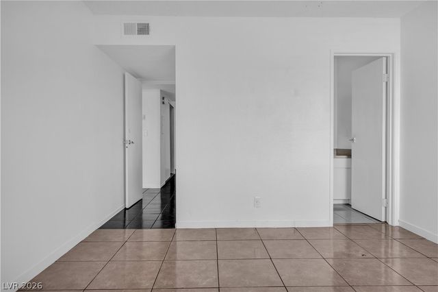 25 Gold Bar Court B, Las Vegas, NV 89110