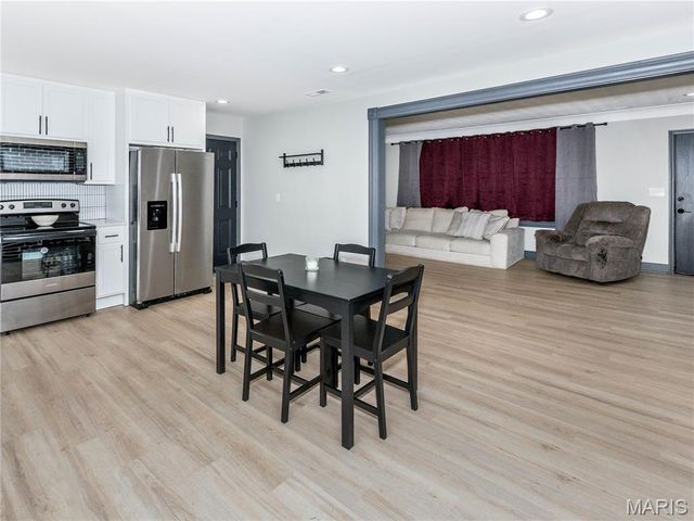 34 Belair Ct Court, Maryville, IL 62062