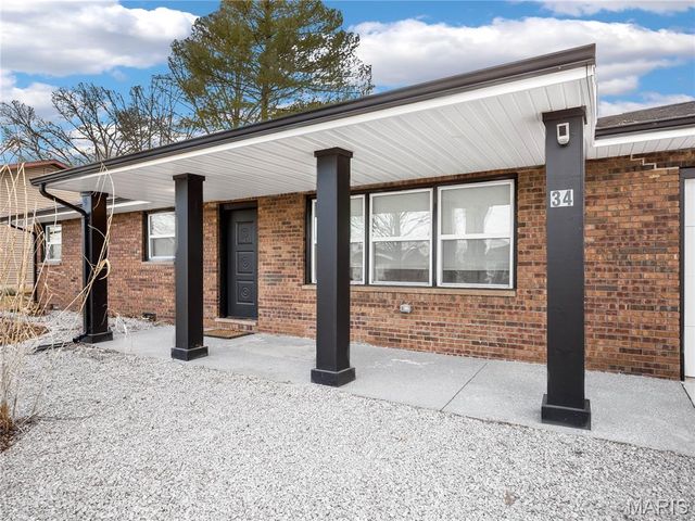 34 Belair Ct Court, Maryville, IL 62062