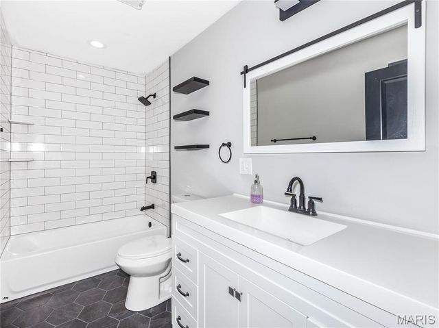 34 Belair Ct Court, Maryville, IL 62062