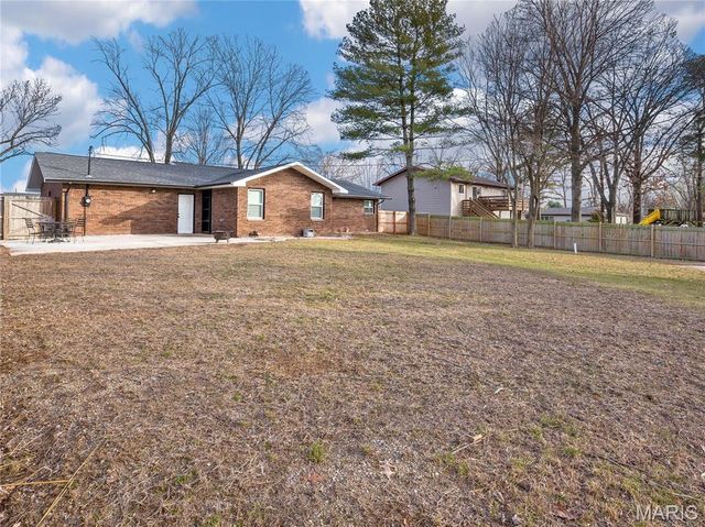 34 Belair Ct Court, Maryville, IL 62062