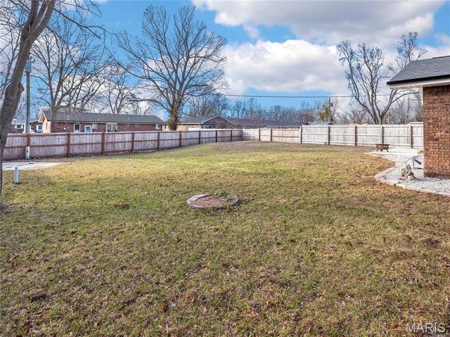 34 Belair Ct Court, Maryville, IL 62062