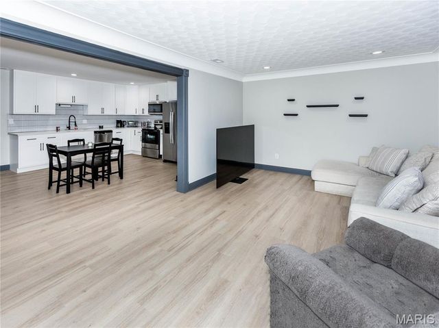 34 Belair Ct Court, Maryville, IL 62062