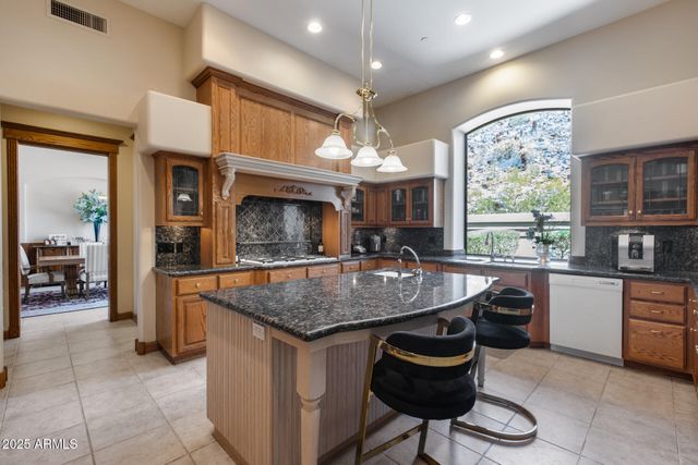 5142 W ARROWHEAD LAKES Drive, Glendale, AZ 85308