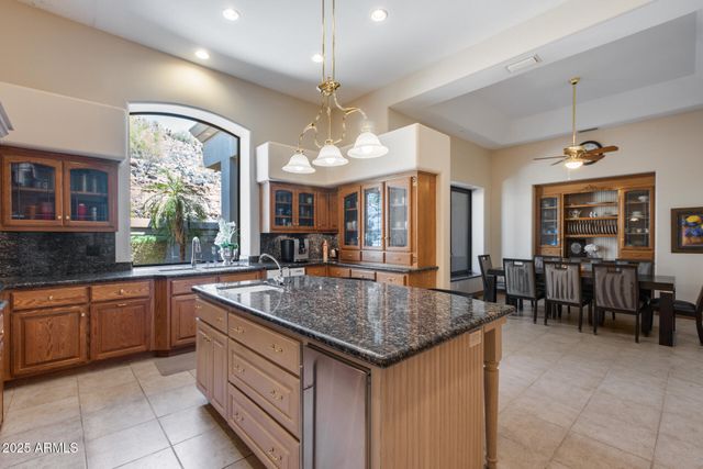 5142 W ARROWHEAD LAKES Drive, Glendale, AZ 85308