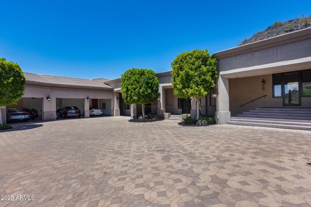 5142 W ARROWHEAD LAKES Drive, Glendale, AZ 85308