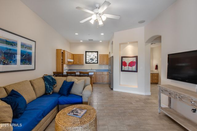 5142 W ARROWHEAD LAKES Drive, Glendale, AZ 85308