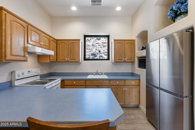 5142 W ARROWHEAD LAKES Drive, Glendale, AZ 85308