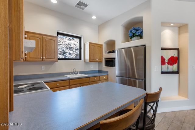 5142 W ARROWHEAD LAKES Drive, Glendale, AZ 85308