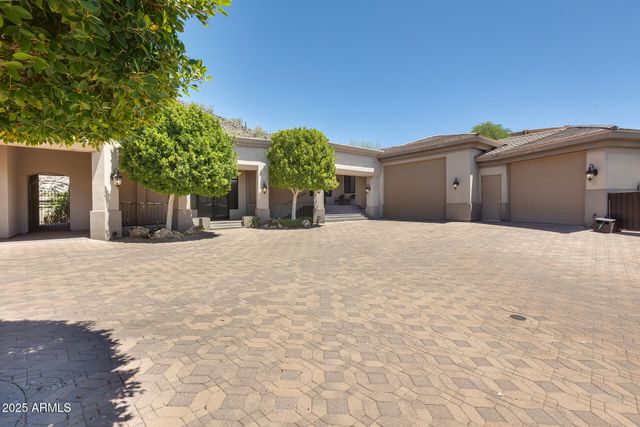 5142 W ARROWHEAD LAKES Drive, Glendale, AZ 85308
