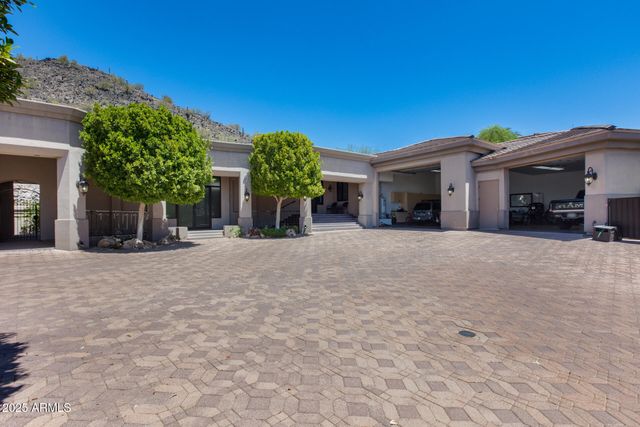 5142 W ARROWHEAD LAKES Drive, Glendale, AZ 85308