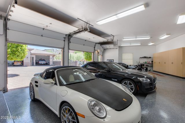 5142 W ARROWHEAD LAKES Drive, Glendale, AZ 85308