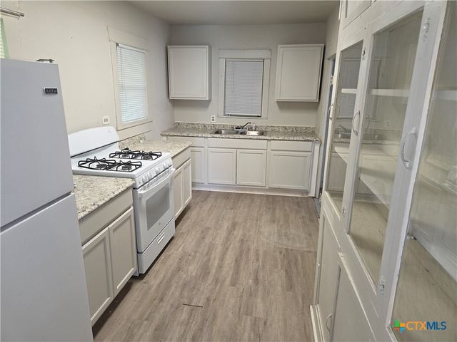 1219 S 10th Street, Temple, TX 76504