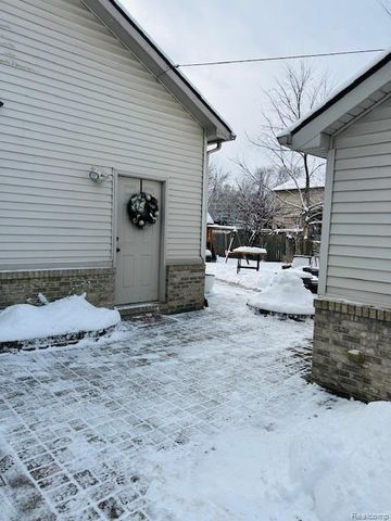 3110 Arbutus Street, Commerce Twp, MI 48382