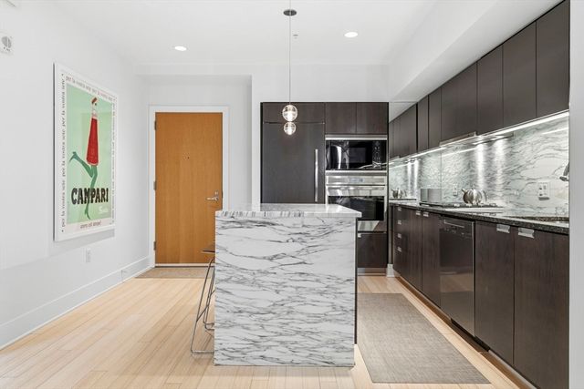 110 Stuart St 17D, Boston, MA 02116