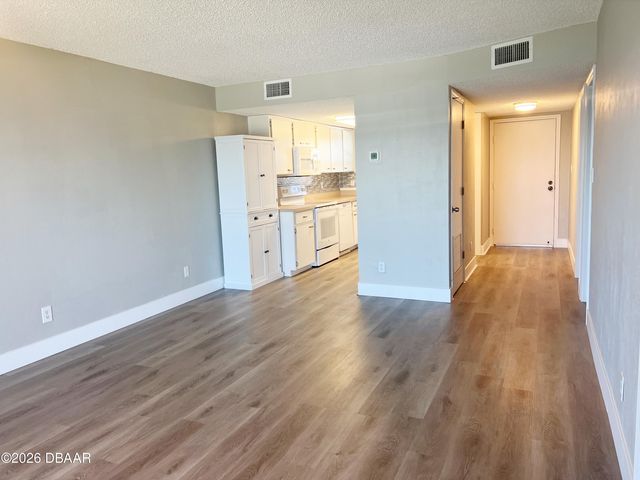 3100 Ocean Shore Blvd Apt 405, Ormond Beach, FL 32176