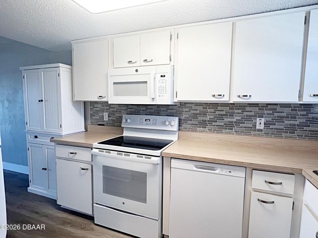 3100 Ocean Shore Blvd Apt 405, Ormond Beach, FL 32176