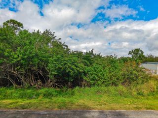 7908 Banyan Street, Fort Pierce, FL 34951