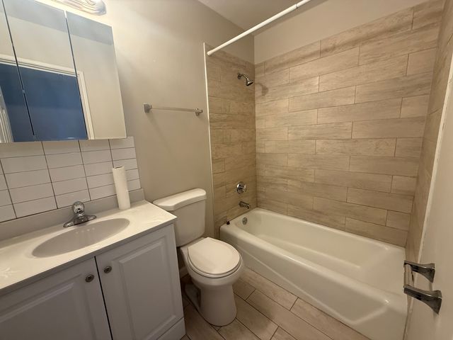3001 Thatcher Avenue 5L, River Grove, IL 60171